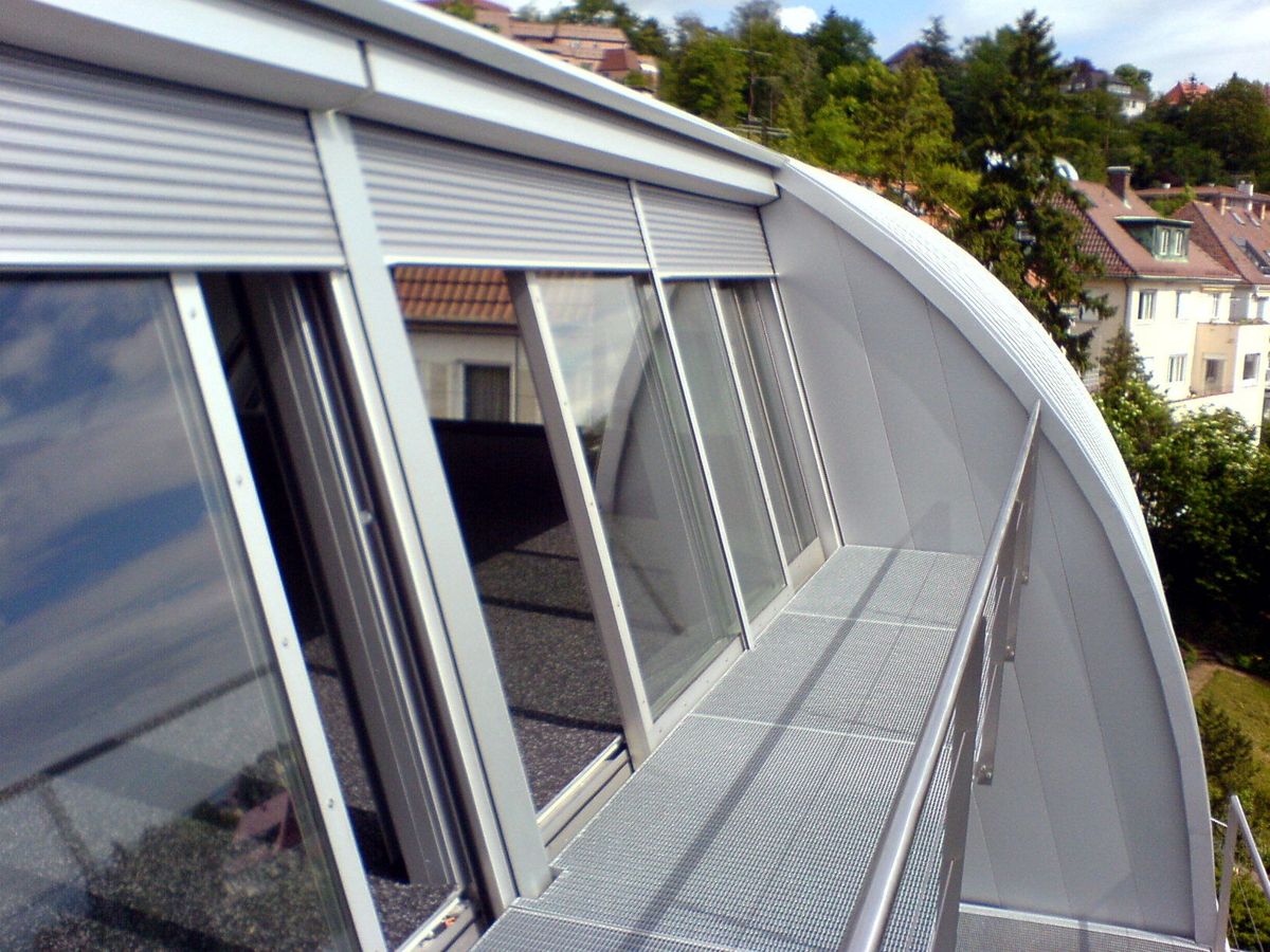 Dachschiebefenster Schiebeflügel schiebt über feststehende Scheibe